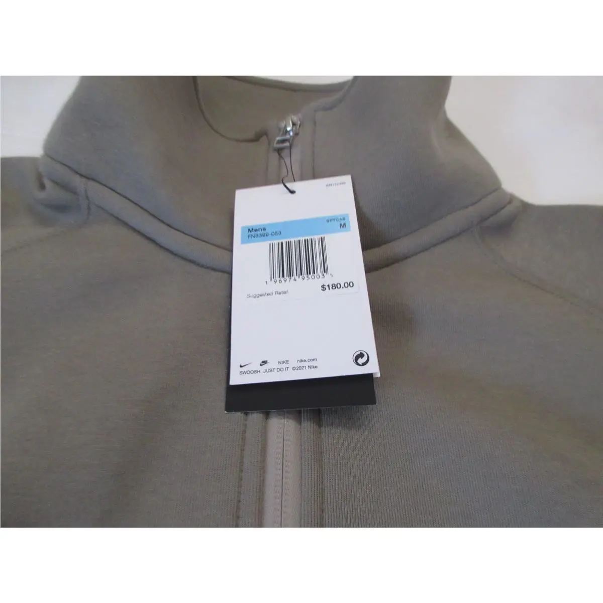 Nike clothing - Grenis Gray (UPC: 191983209150) 1