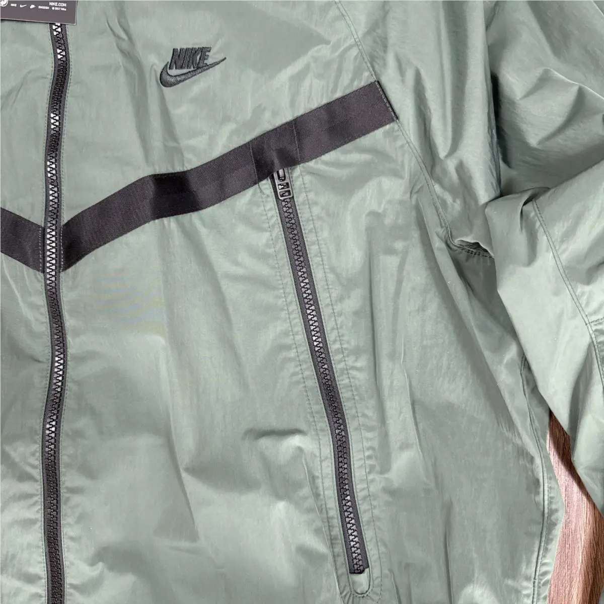 Nike clothing - DA7354-010 - DA7354 DA7354-337 - Olive Green (UPC: 0194953035322) 0