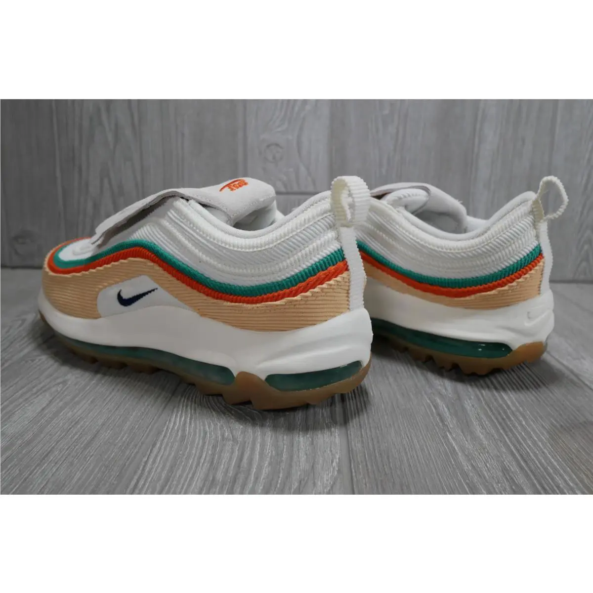 Nike shoes - CJ0563200 - CJ0563-200 - Gold 2