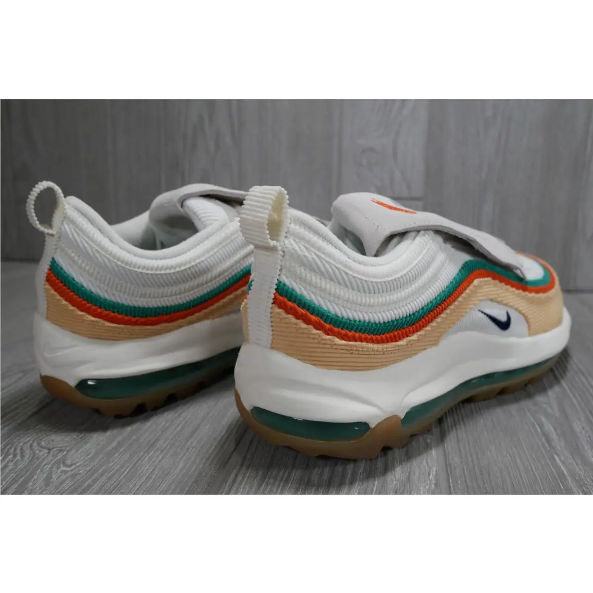Nike shoes - CJ0563200 - CJ0563-200 - Gold 3