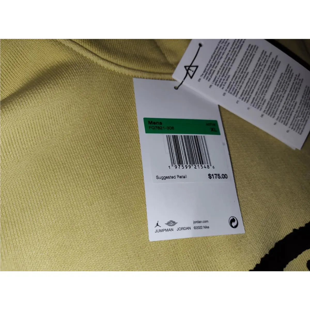 Nike clothing - Yellow (UPC: 197599215486) 2