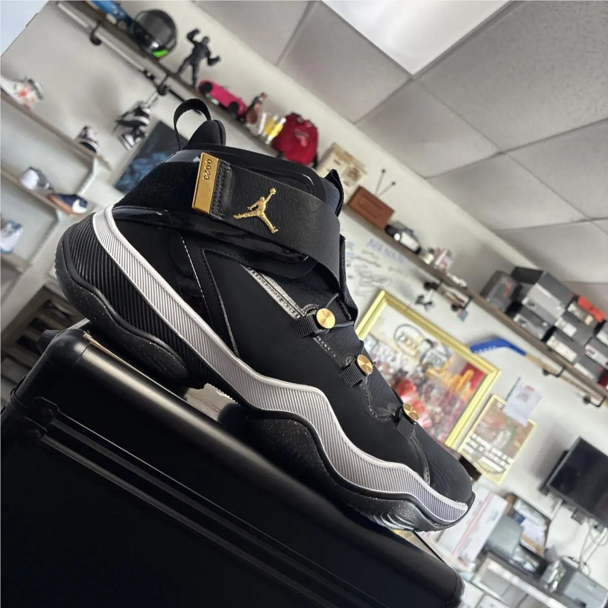 Air Jordan AJNT23 Black-metallic Gold Sz 10.5 with Briefcase CI5441-008 by Nike