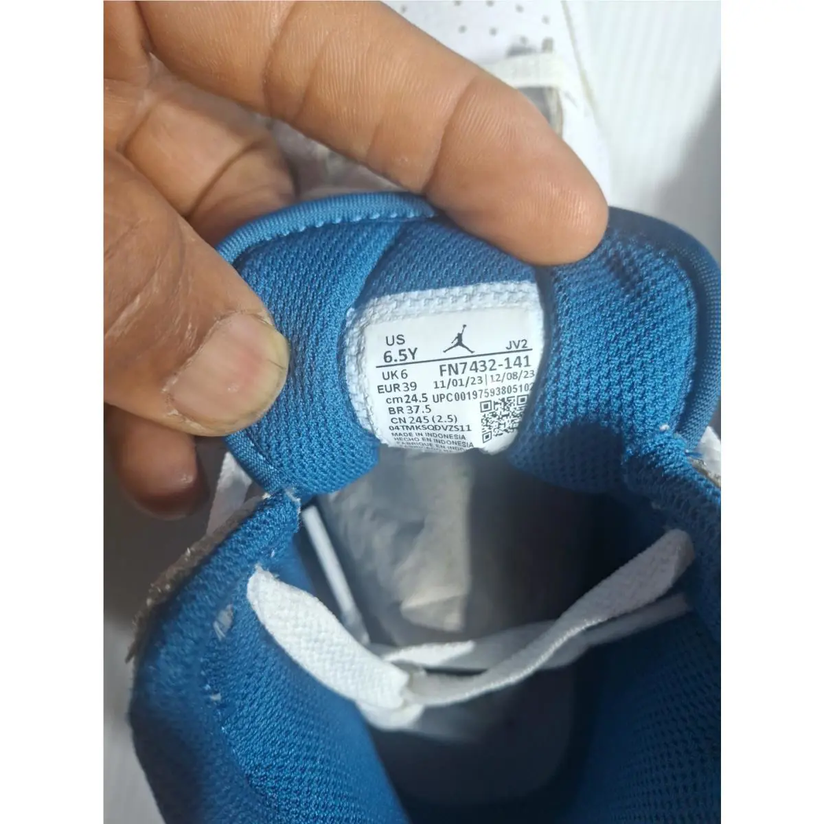 Nike shoes - Air Jordan 1 Mid SE - 20927834 - White 9
