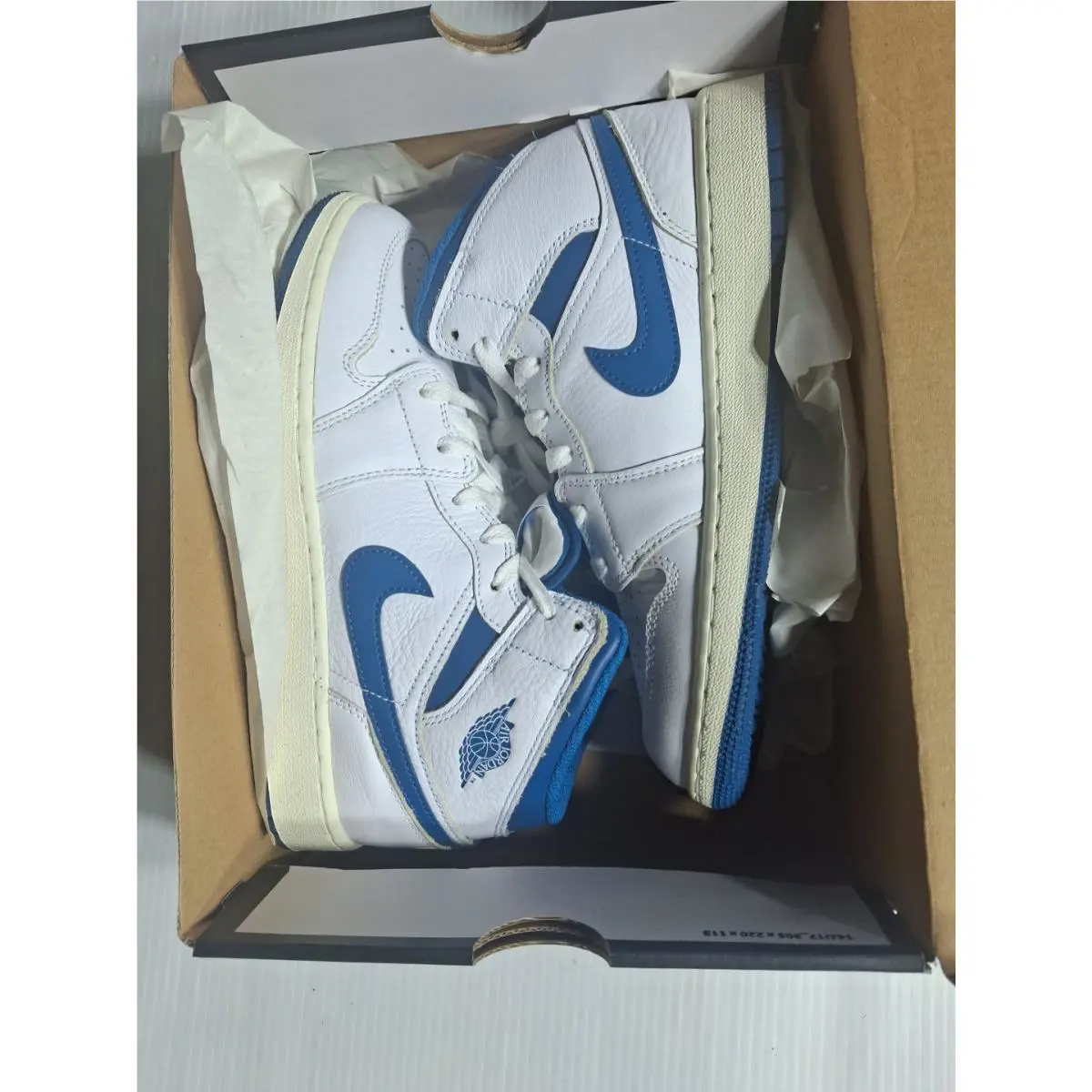 Nike shoes - Air Jordan 1 Mid SE - 20927834 - White 16