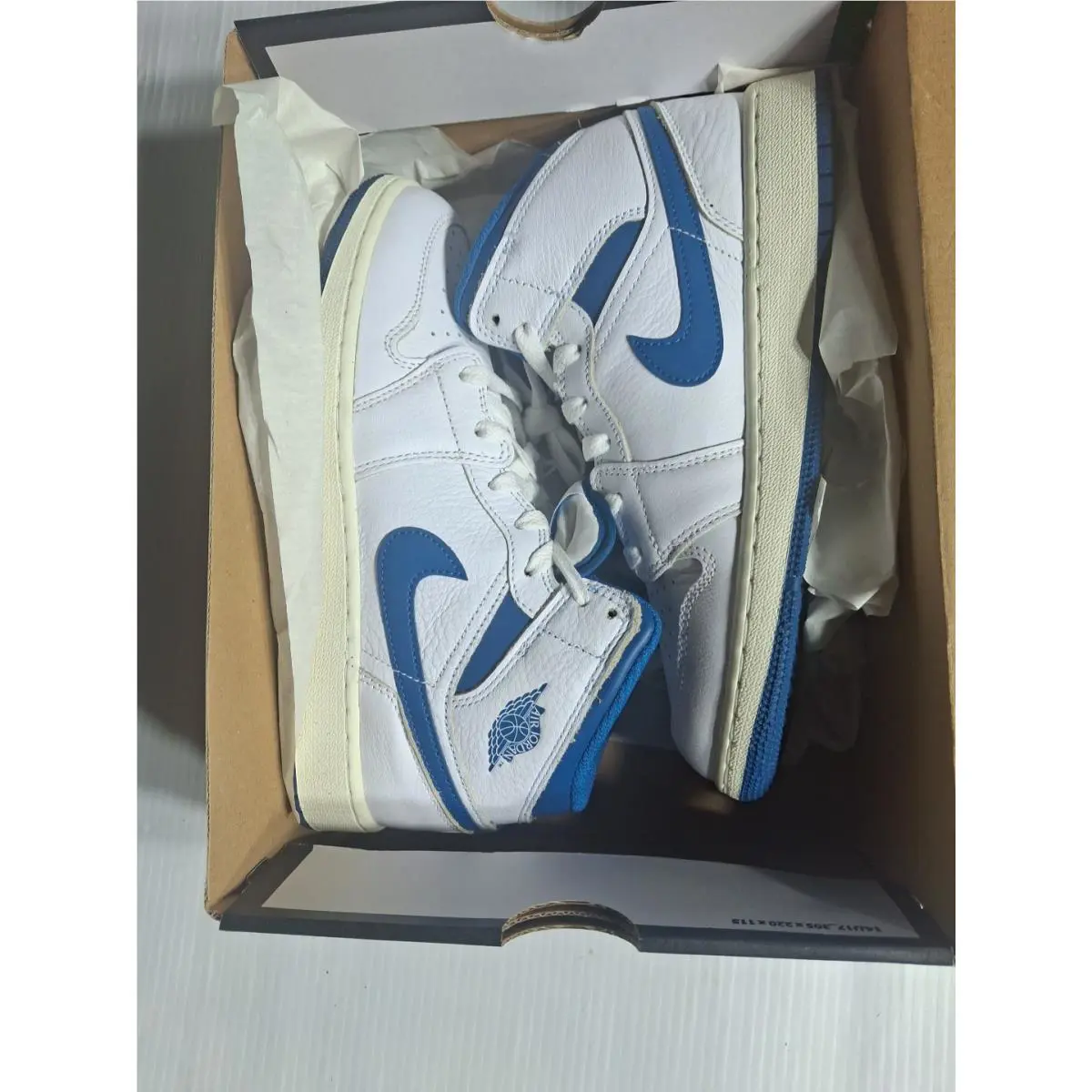 Nike shoes - Air Jordan 1 Mid SE - 20927834 - White 17