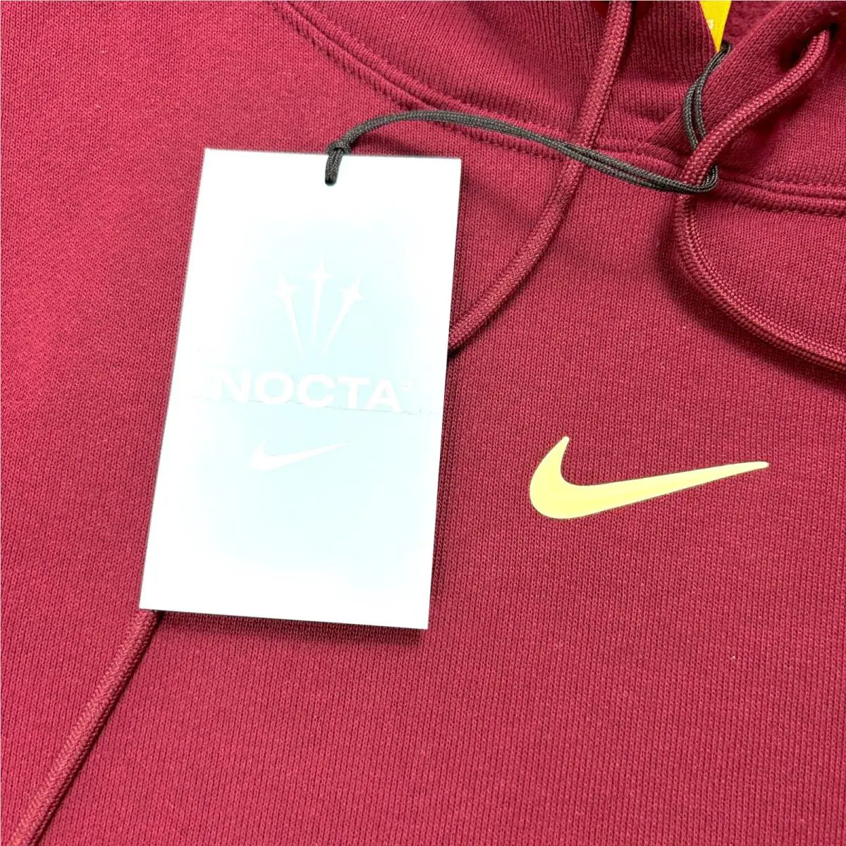 Nike clothing - Red (UPC: 197863724119) 0