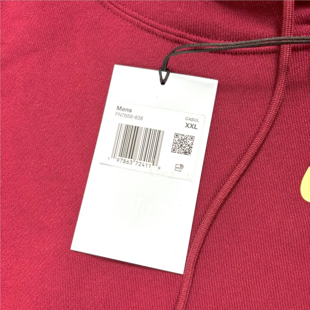 Nike clothing - Red (UPC: 197863724119) 1
