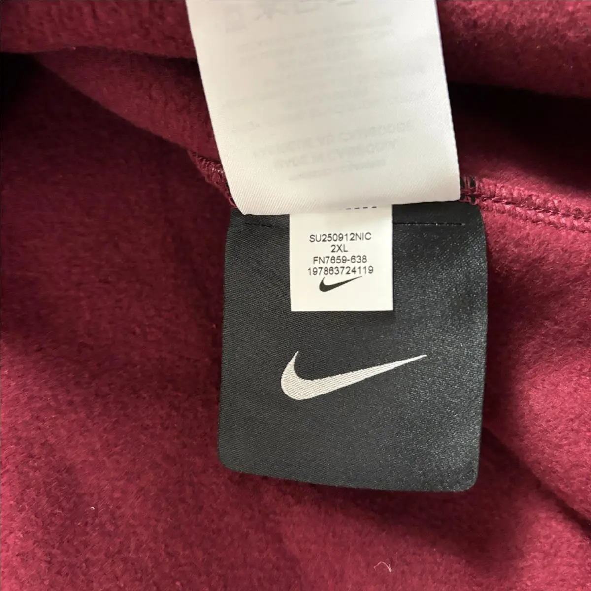 Nike clothing - Red (UPC: 197863724119) 4