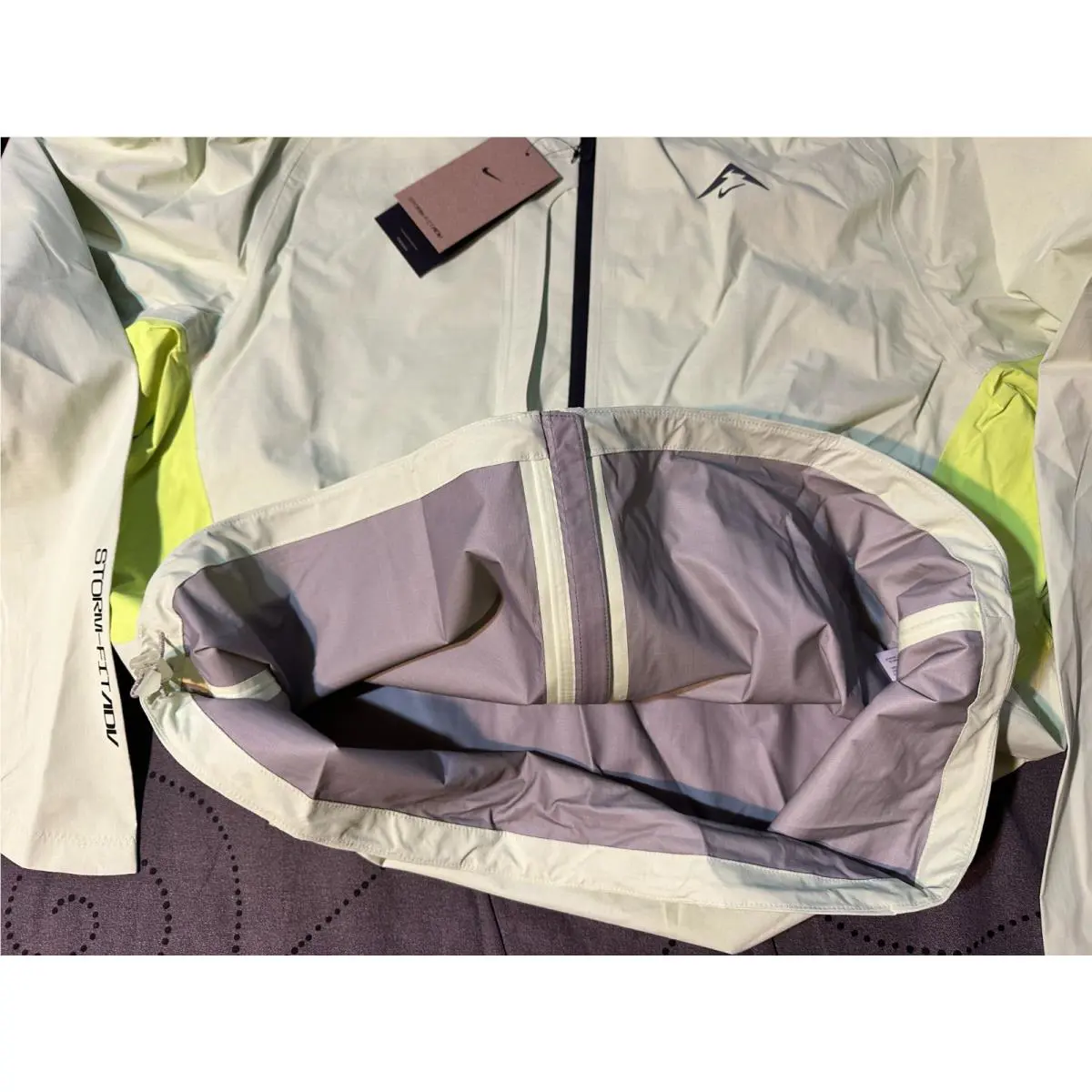 Nike clothing - L. GREEN + VOLT 3