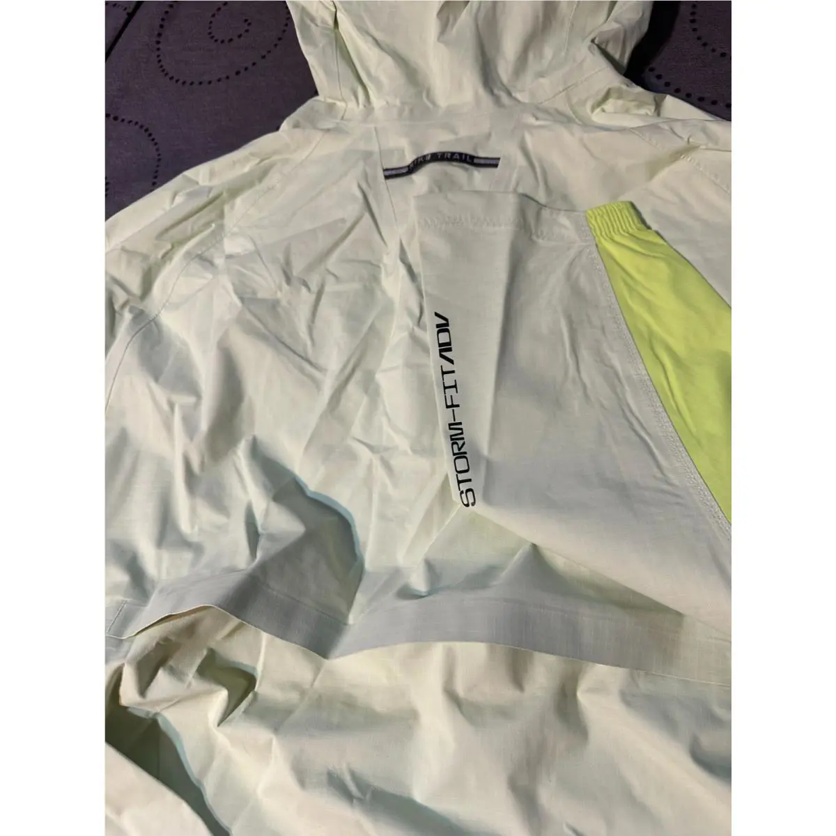 Nike clothing - L. GREEN + VOLT 5