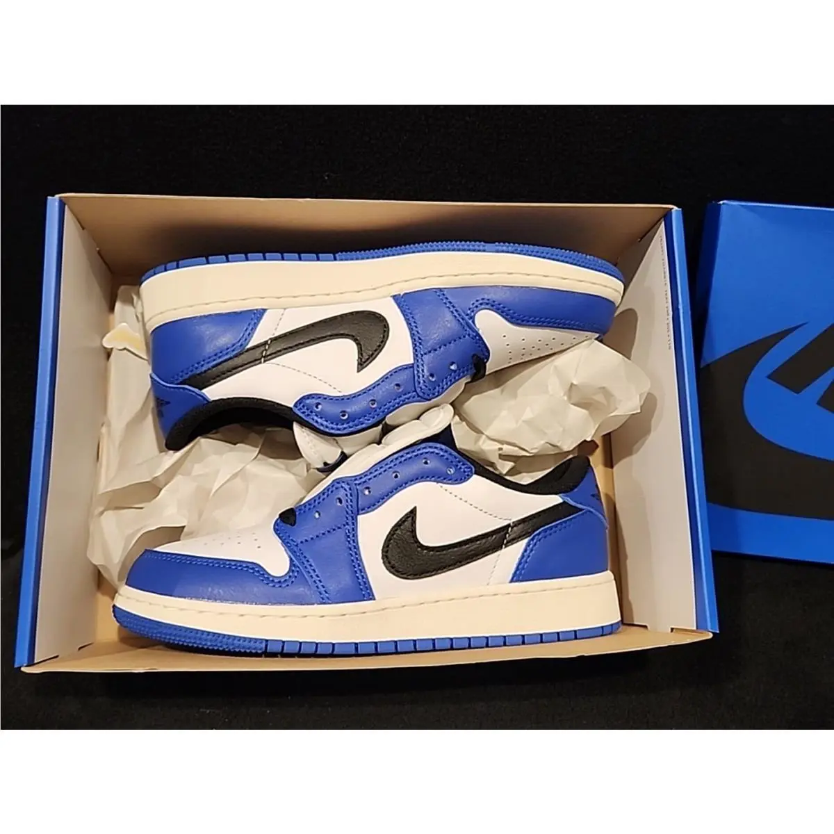 Nike shoes - Air Jordan 1 - Air - Blue 4