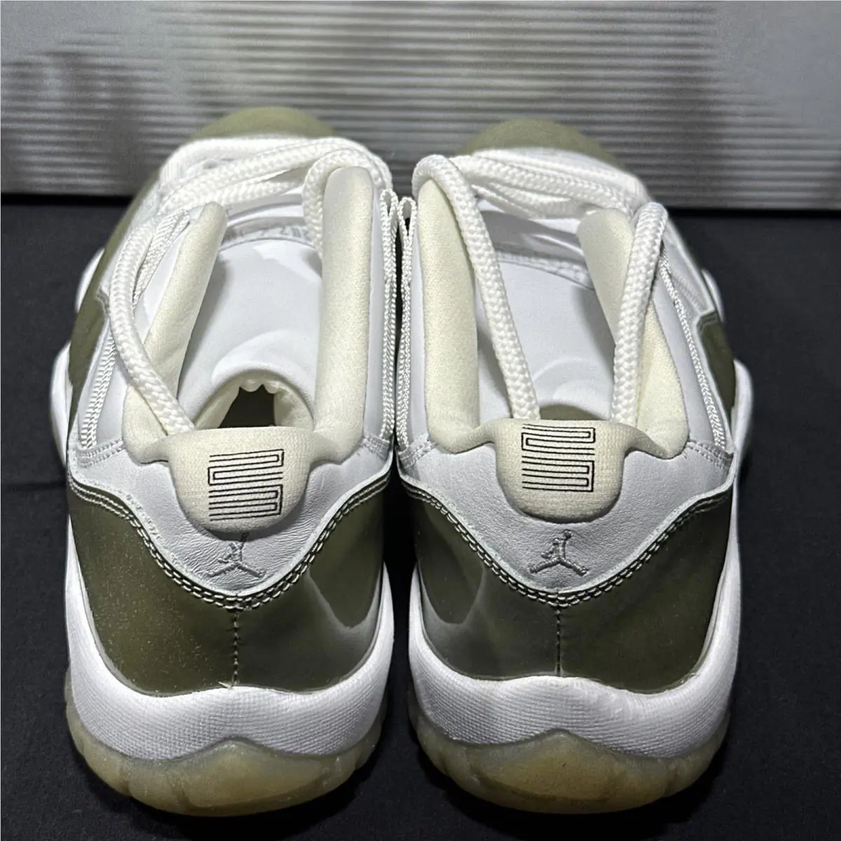 Nike shoes - Air Jordan XI - Air - 833001 102 - White 4