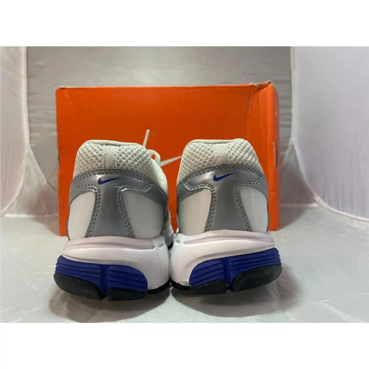 Nike shoes - White 3