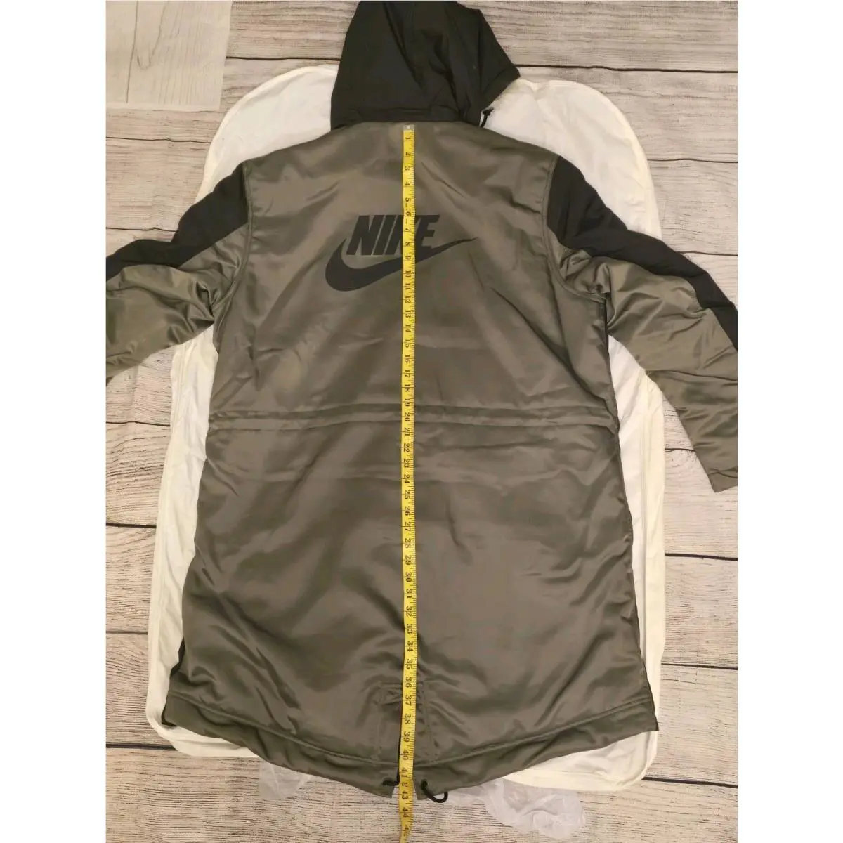 Nike clothing - Nike Sportswear Therma-Fit White Space Parka - Sequoia/Medium Olive-Light Stone (UPC: 195242731017) 2