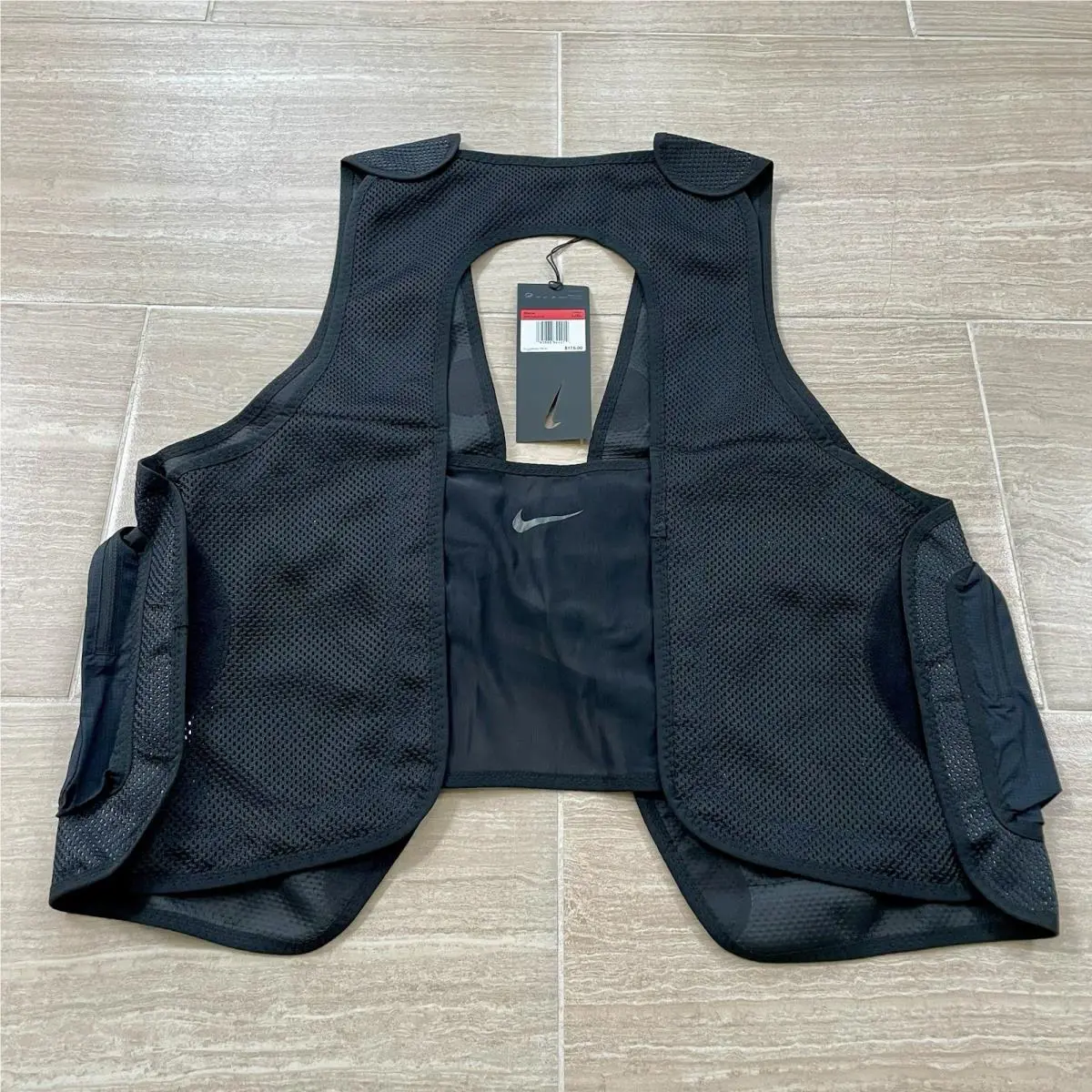 Nike clothing - Nike ISPA Tech Tactical Running Vest - DV1146-010 - Black 4