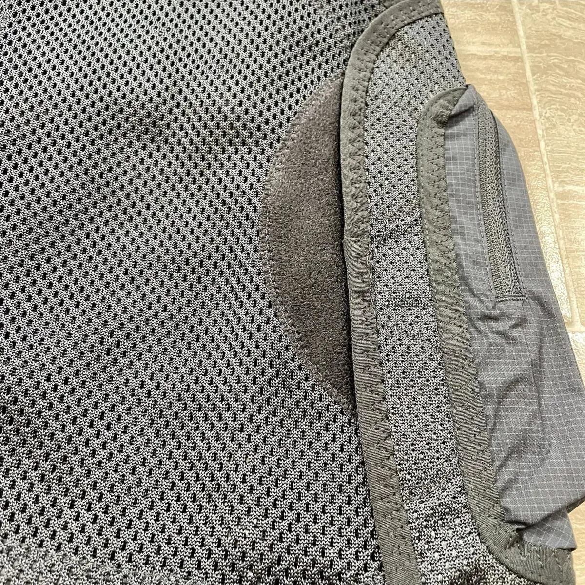 Nike clothing - Nike ISPA Tech Tactical Running Vest - DV1146-010 - Black 6