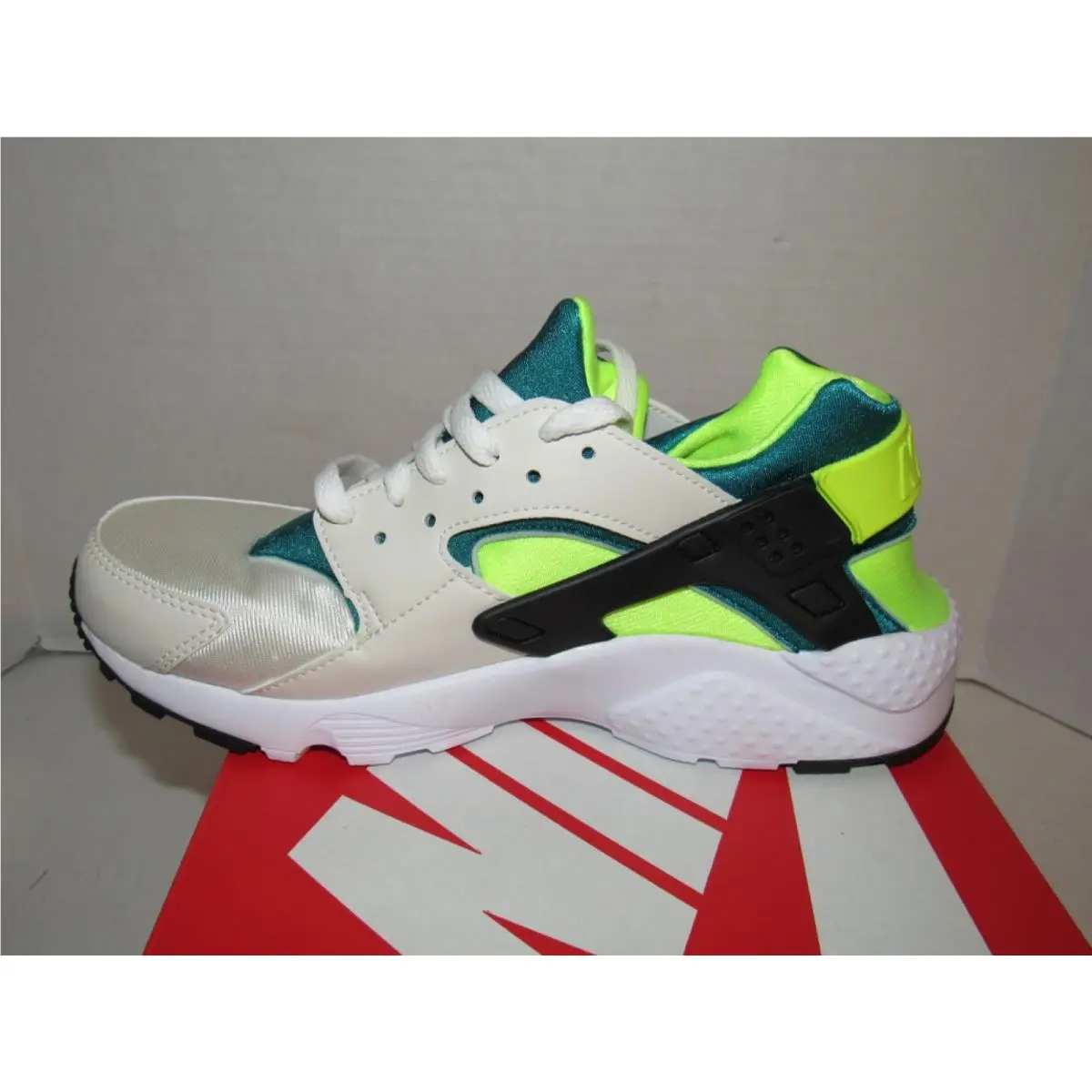 Nike shoes - Nike Air Huarache Run - Air Huarache Run - White 4