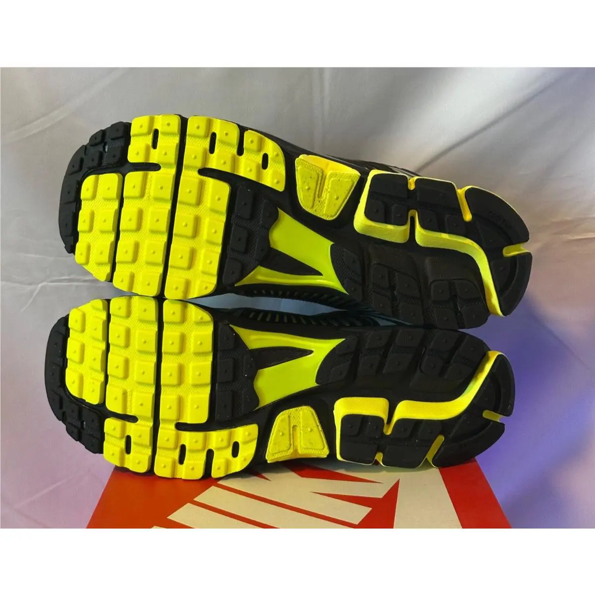 Nike shoes - FB9149702 - FB9149-702 - Lemon Venom/Black 4