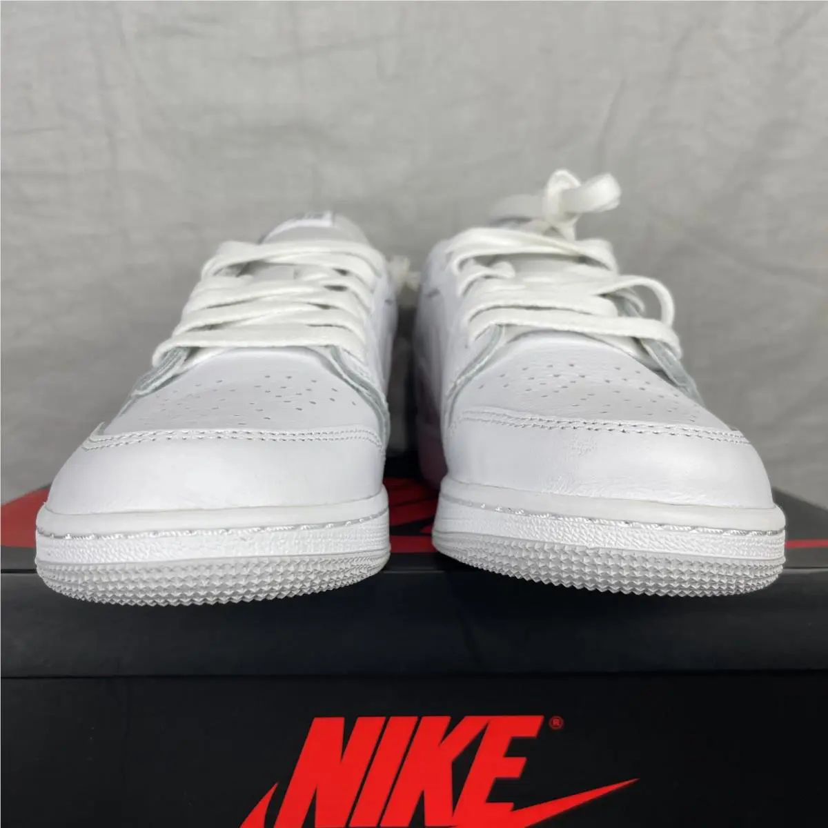 Nike shoes - Air Jordan 1 - Air - White 0