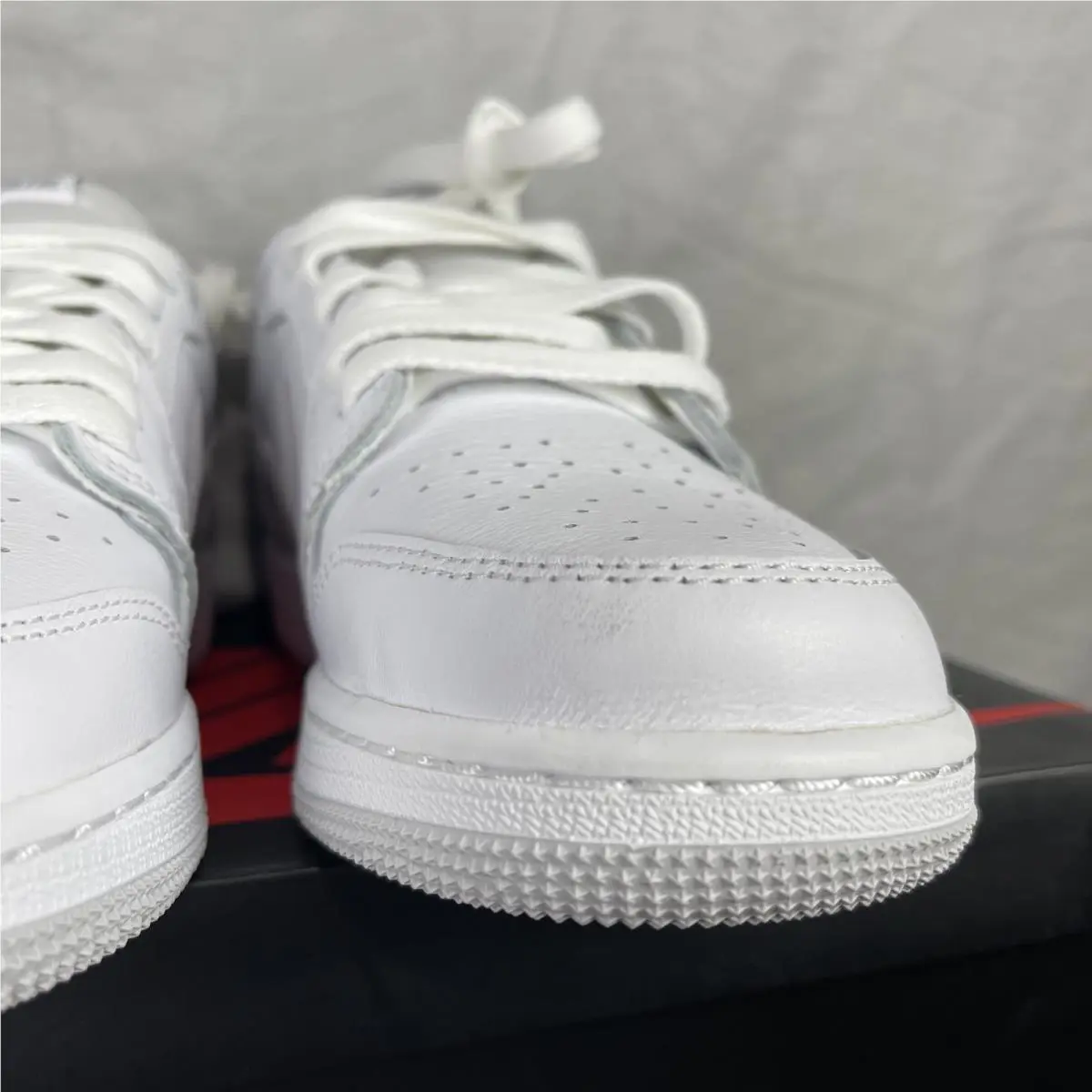 Nike shoes - Air Jordan 1 - Air - White 1