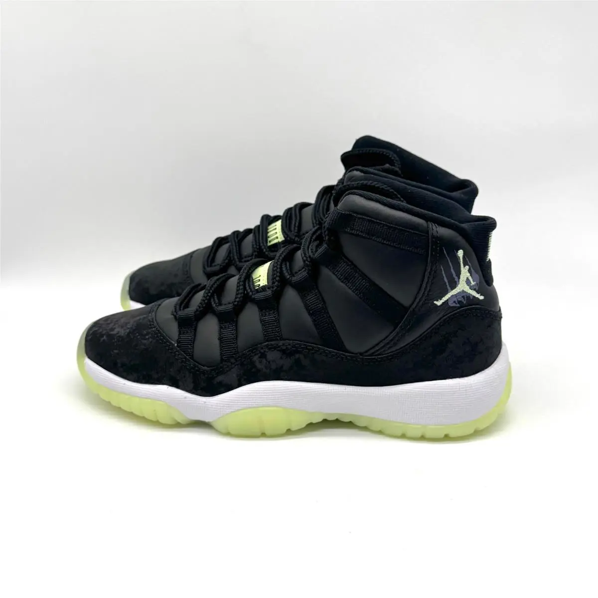 Nike shoes - Air Jordan 11 - Air - Black (UPC: 198486865524) 1