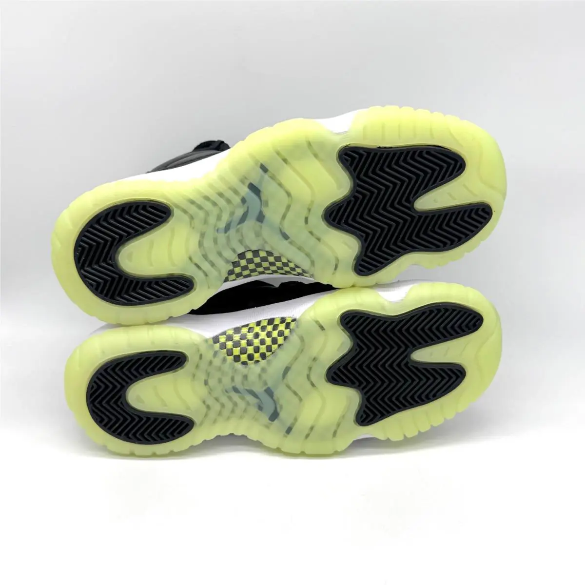 Nike shoes - Air Jordan 11 - Air - Black (UPC: 198486865524) 5