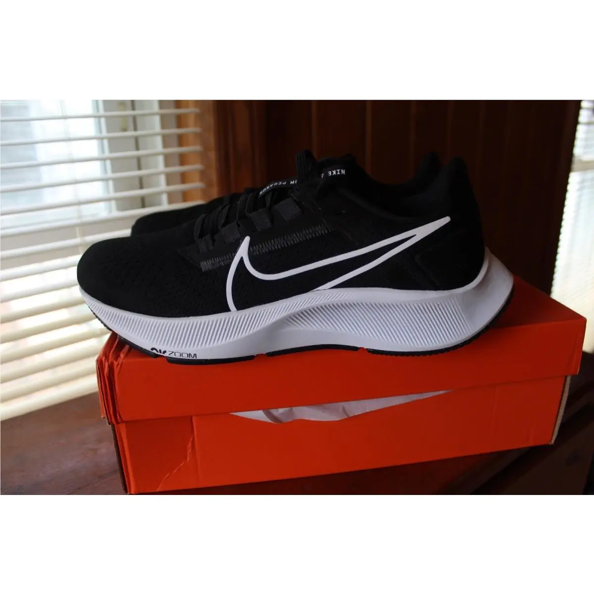 Womens SZ 8.5 Nike Air Zoom Pegasus 38 Black Sneaker Shoe CW7358 002