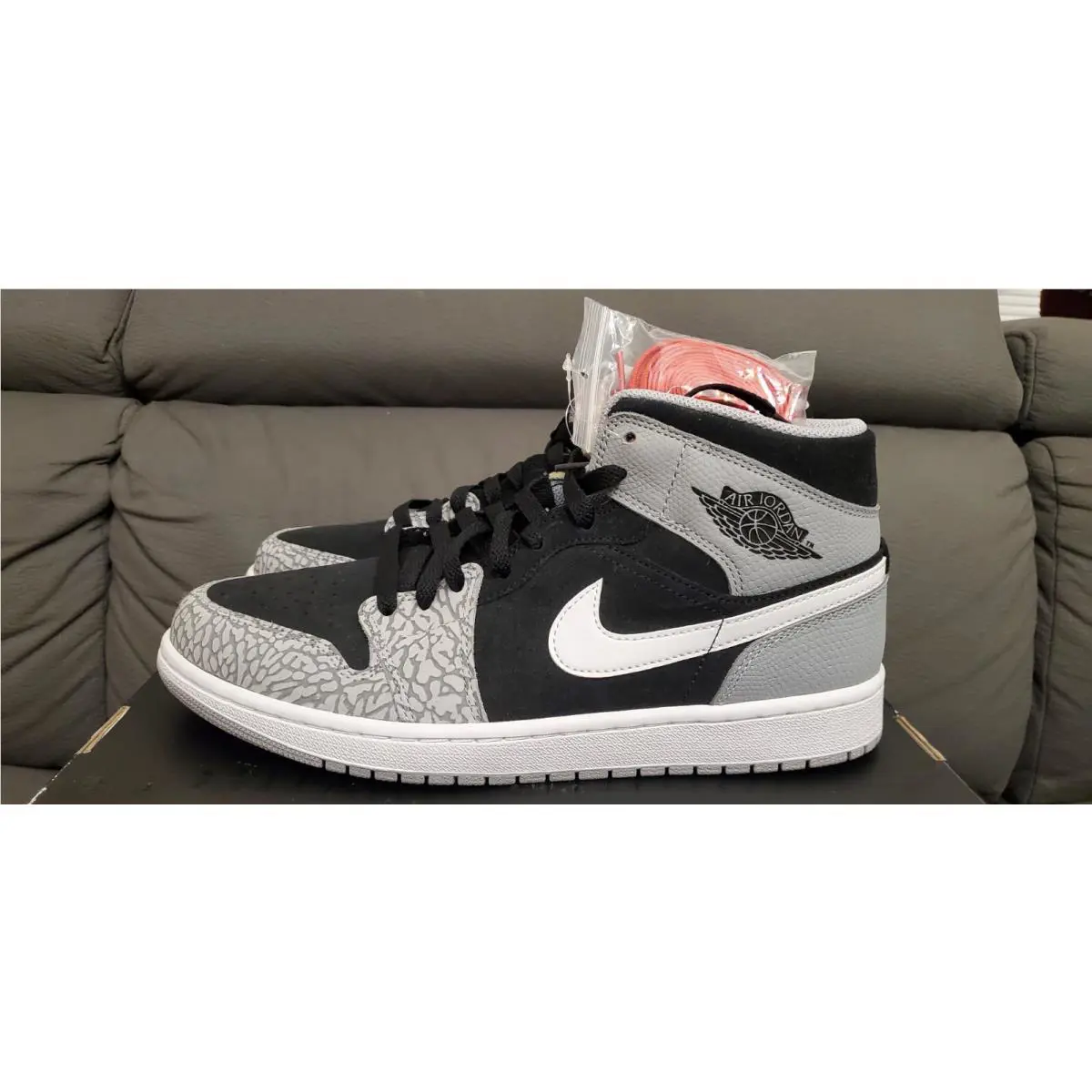Nike shoes - Air Jordan 1 Mid SE - DM6216-016 - Gray 0