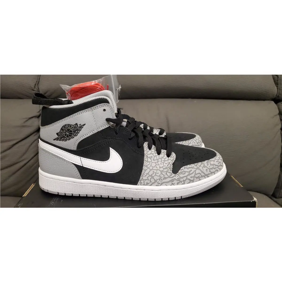 Nike shoes - Air Jordan 1 Mid SE - DM6216-016 - Gray 1