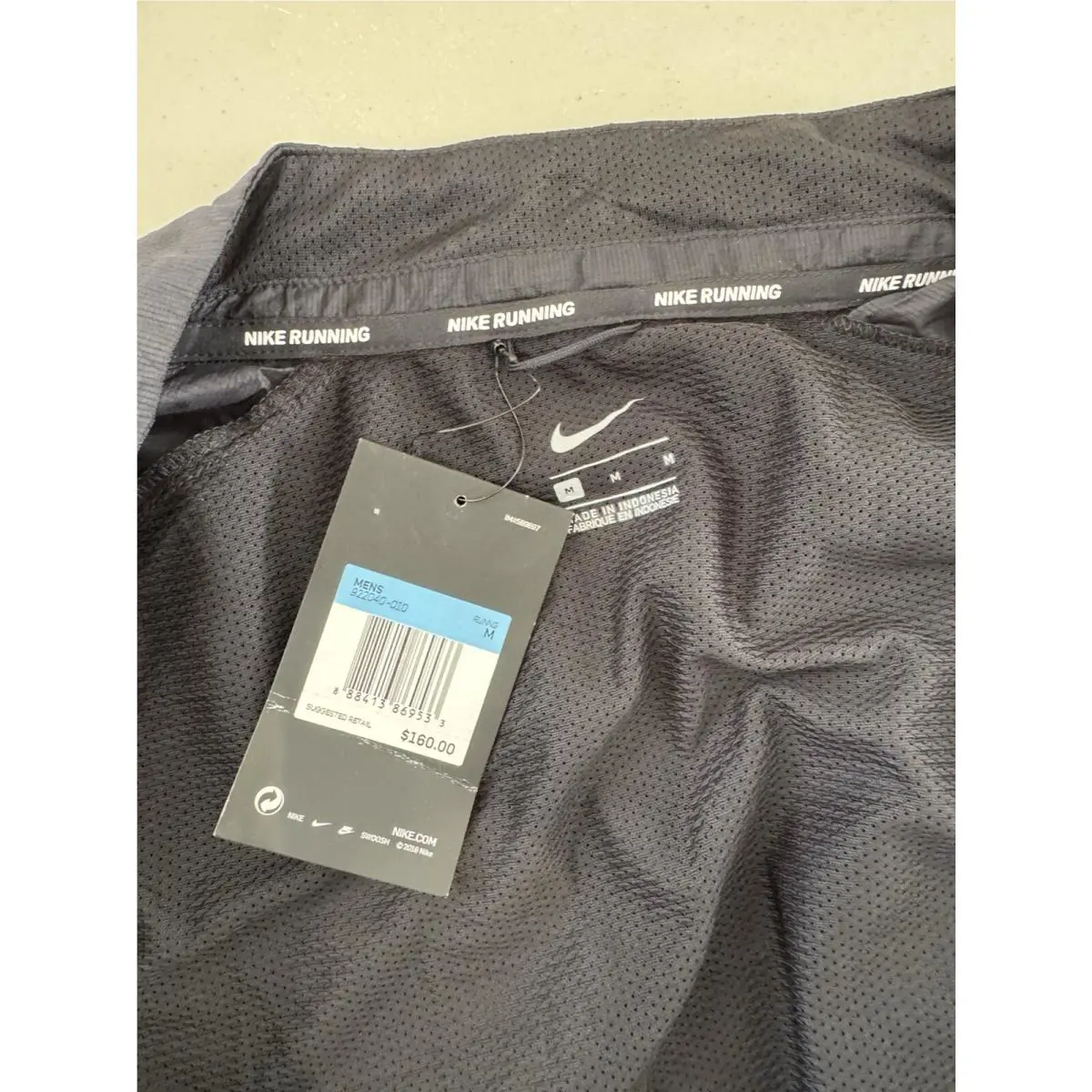Nike clothing - Nike Run Division - Run Division - Black (UPC: 888413869557) 2