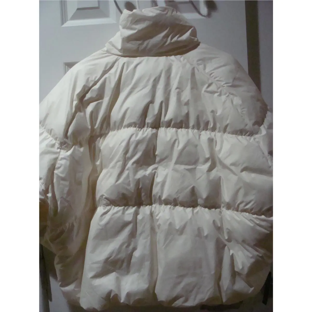 Nike clothing - Ivory (UPC: 193146877688) 0