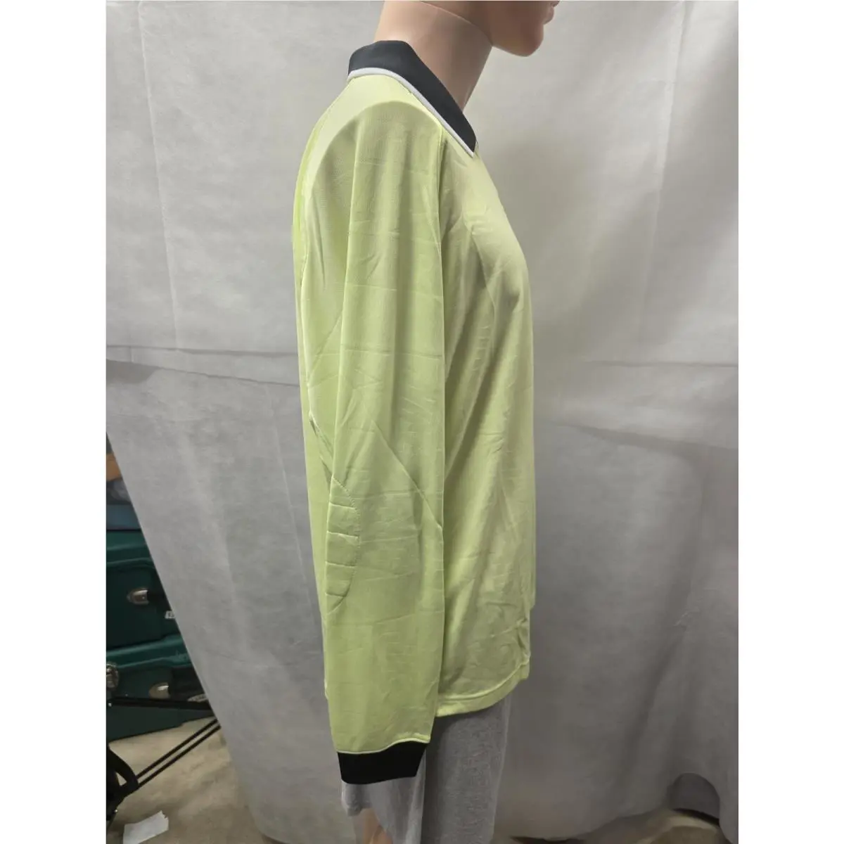 Nike clothing - Nike Dri-Fit - Yellow (UPC: 197860035461) 5