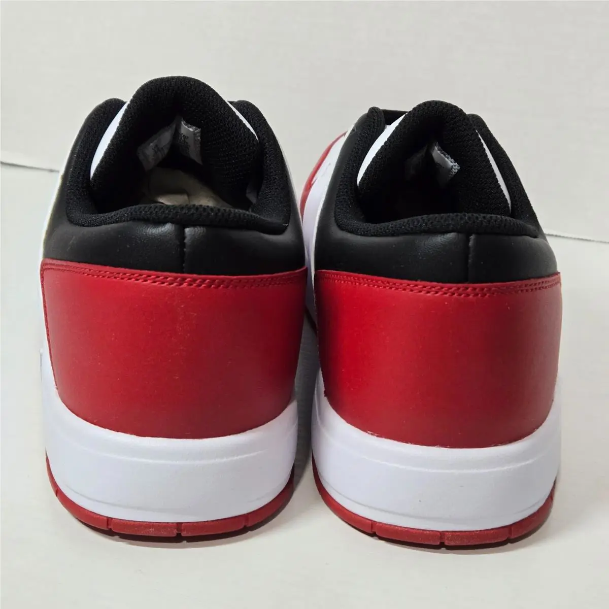 Nike shoes - White 3