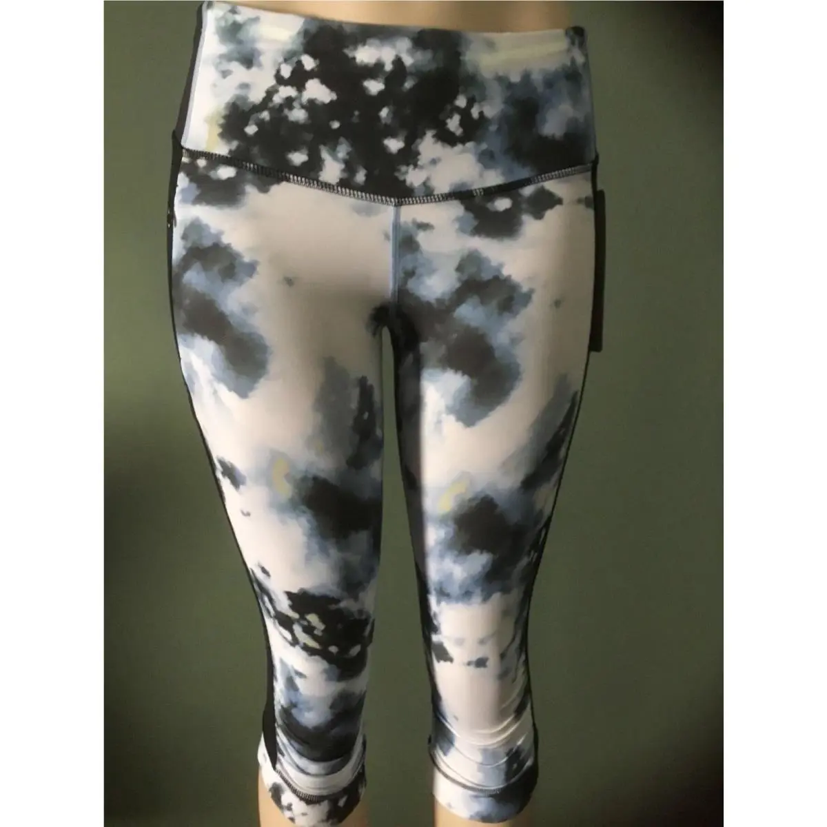 Lululemon clothing - Black/SQPH 0