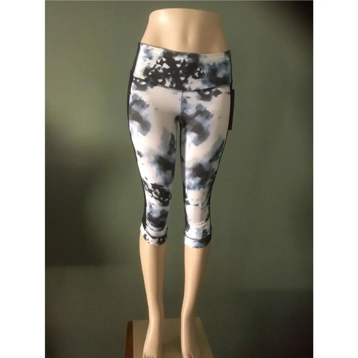 Lululemon clothing - Black/SQPH 6