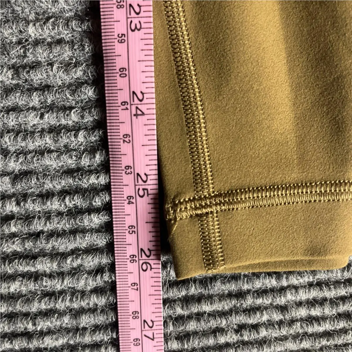Lululemon clothing - Gold 8