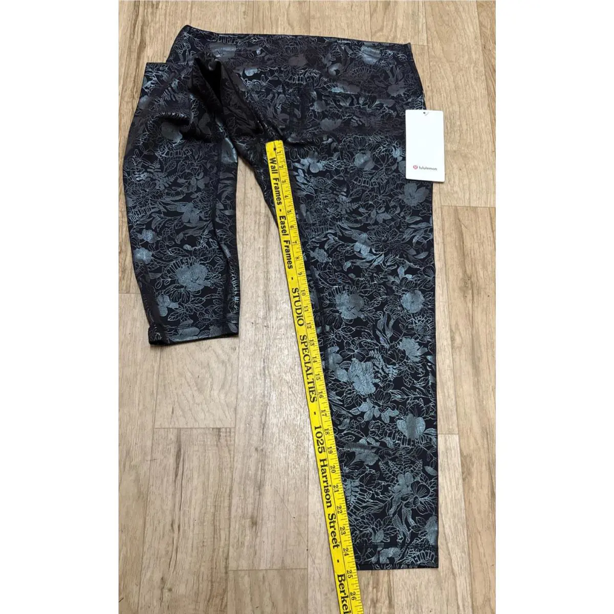 Lululemon clothing - Logo Flourish Black Iridescent Foil 4