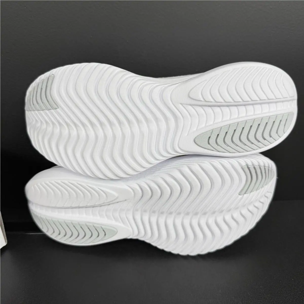 Saucony shoes - S10967101 - S10967-101 - White (UPC: 195020771877) 10