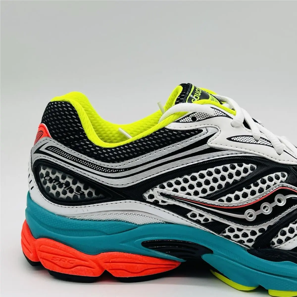 Saucony shoes - Saucony Progrid Omni 9 - Progrid Omni - S70739-27 - Black 1