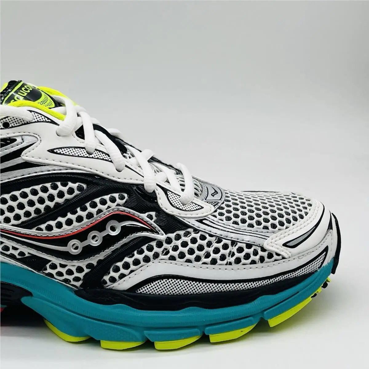Saucony shoes - Saucony Progrid Omni 9 - Progrid Omni - S70739-27 - Black 2