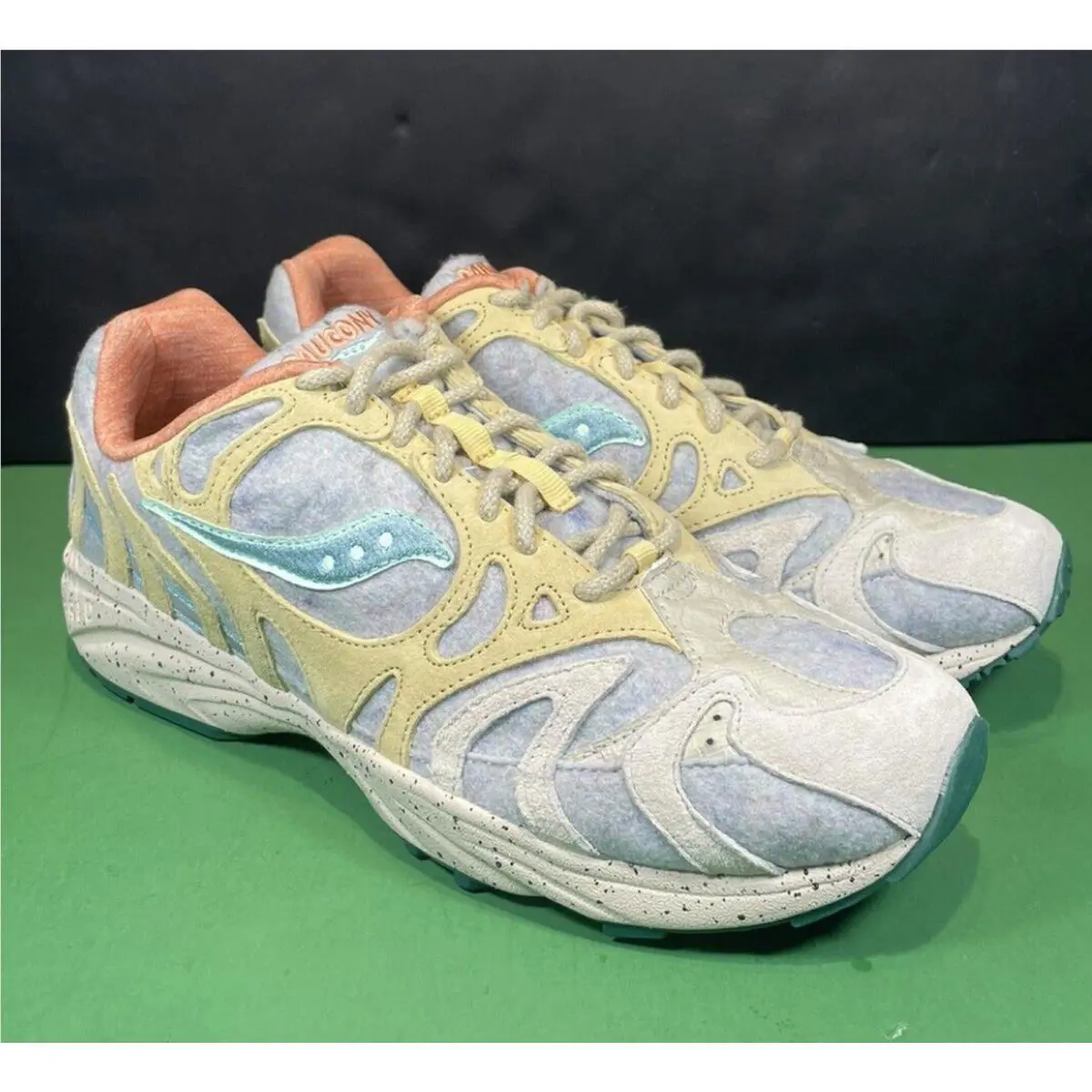 Saucony shoes - Tan 2