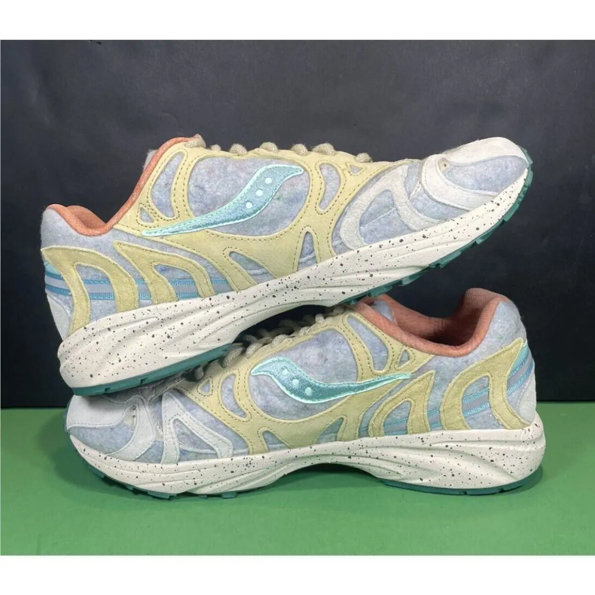 Saucony shoes - Tan 3