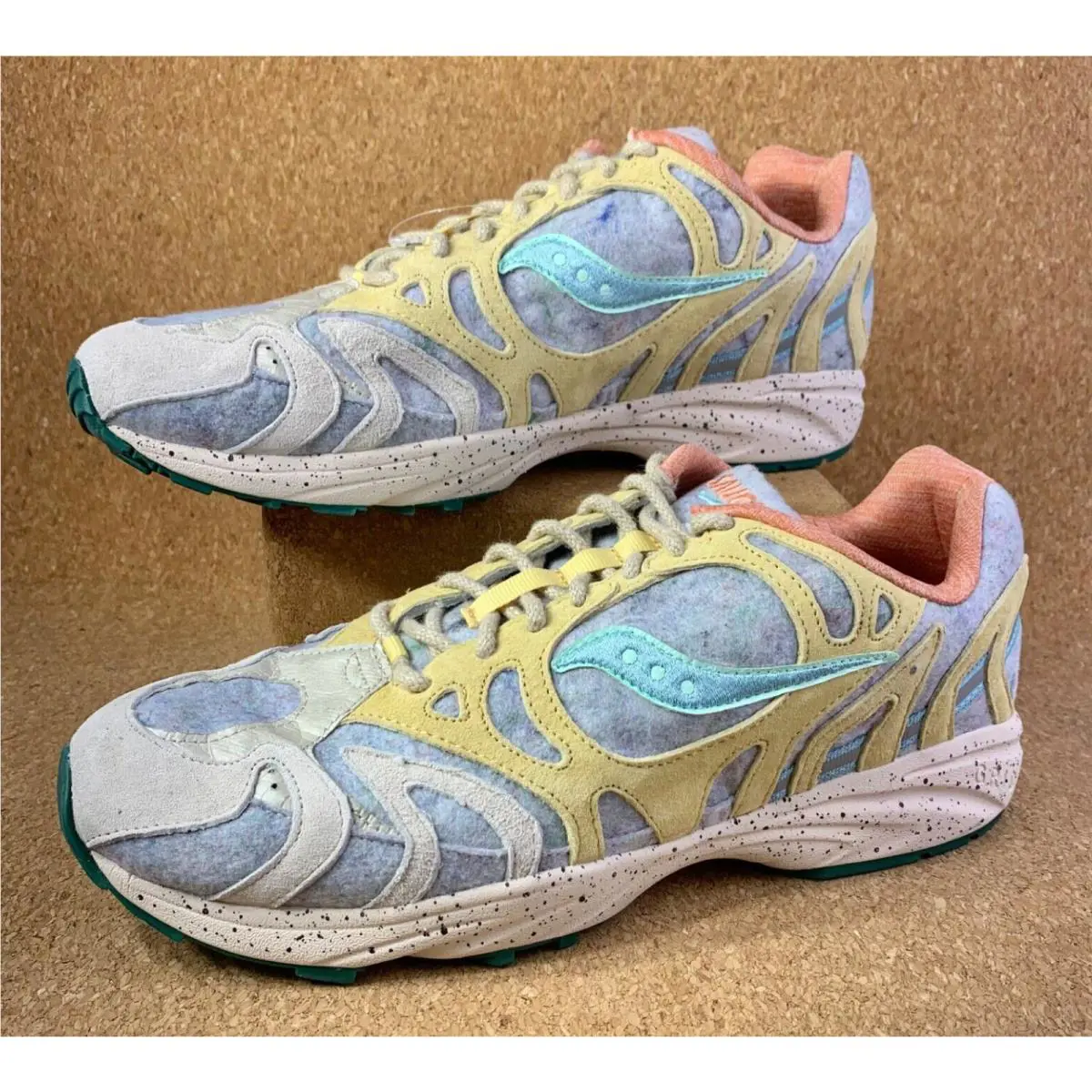 Saucony shoes - Tan 4