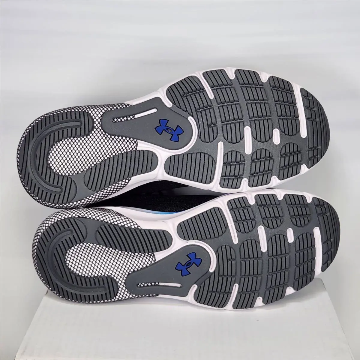 Under Armour shoes - Under Armour HOVR Turbulence - HOVR Turbulence - Black 4