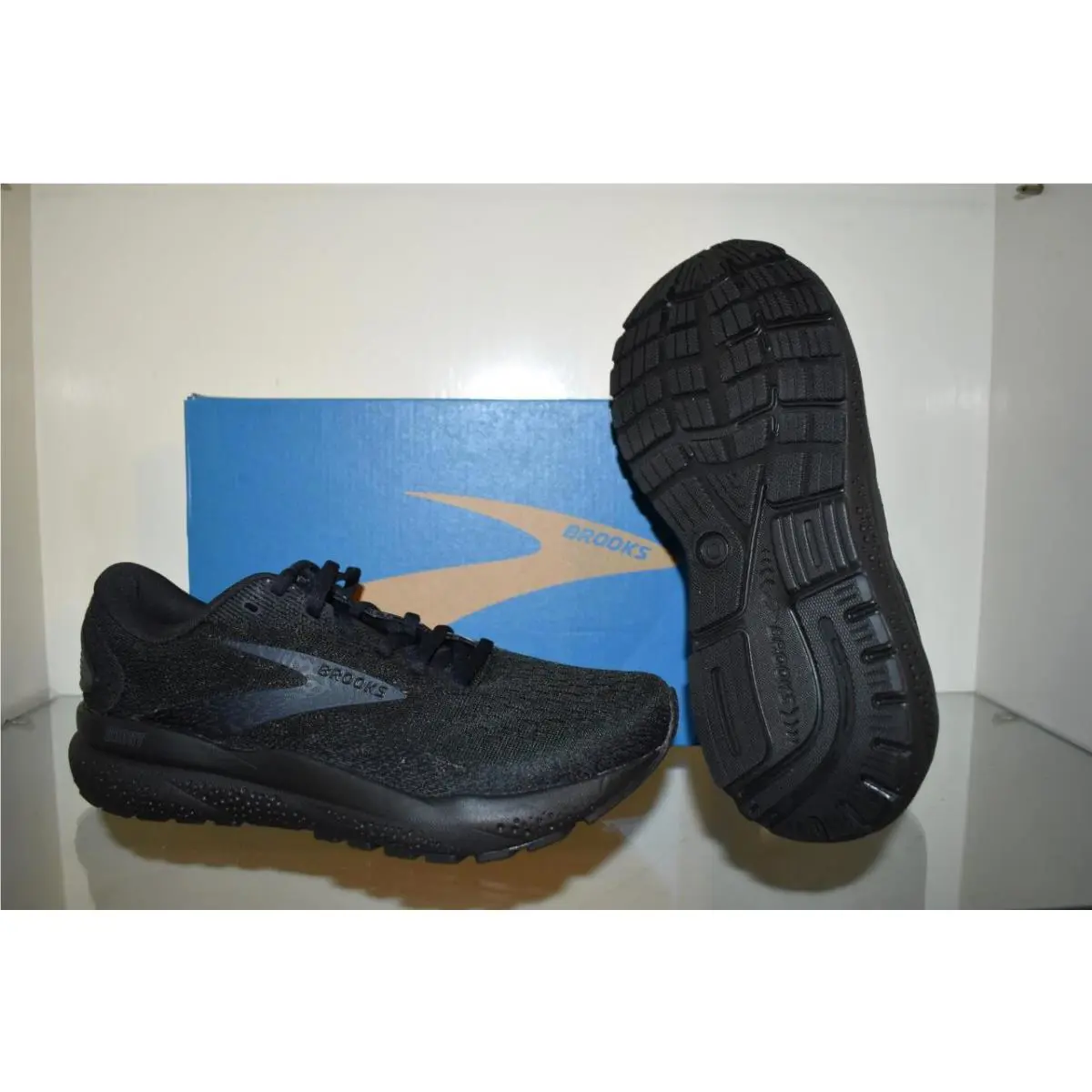 Brooks shoes - Brooks Ghost 16 Running Shoes - 120407 1B 020 - Black 2