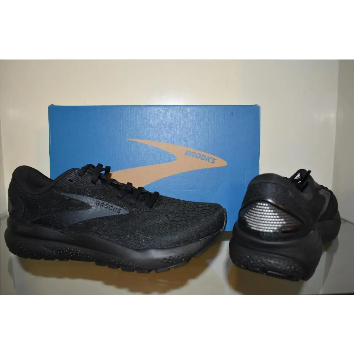Brooks shoes - Brooks Ghost 16 Running Shoes - 120407 1D 020 - Black 1