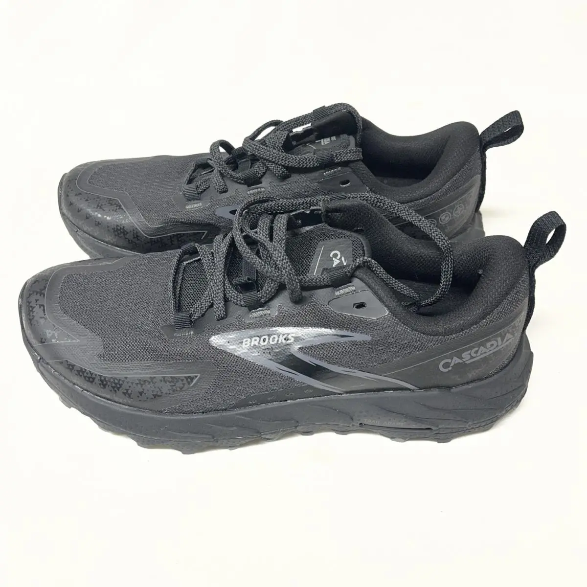 Brooks shoes - Brooks Cascadia 18 - Cascadia - 110426-1D-072 - White (UPC: 195394498936) 1