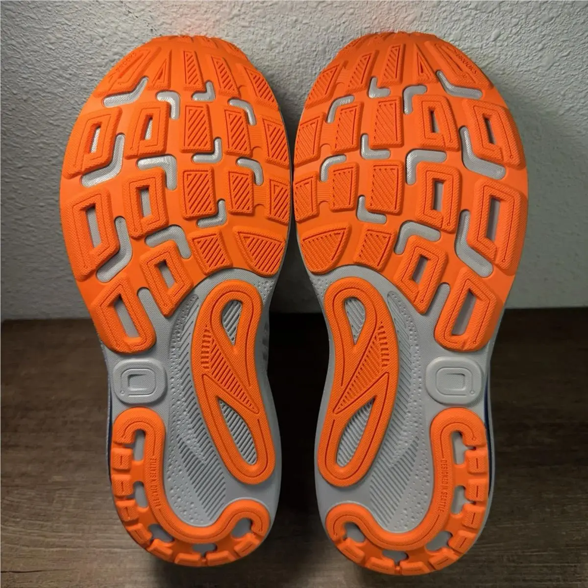 Brooks shoes - Brooks Adrenaline GTS 24 - Adrenaline GTS - 110437-1D-129 - Gray 7