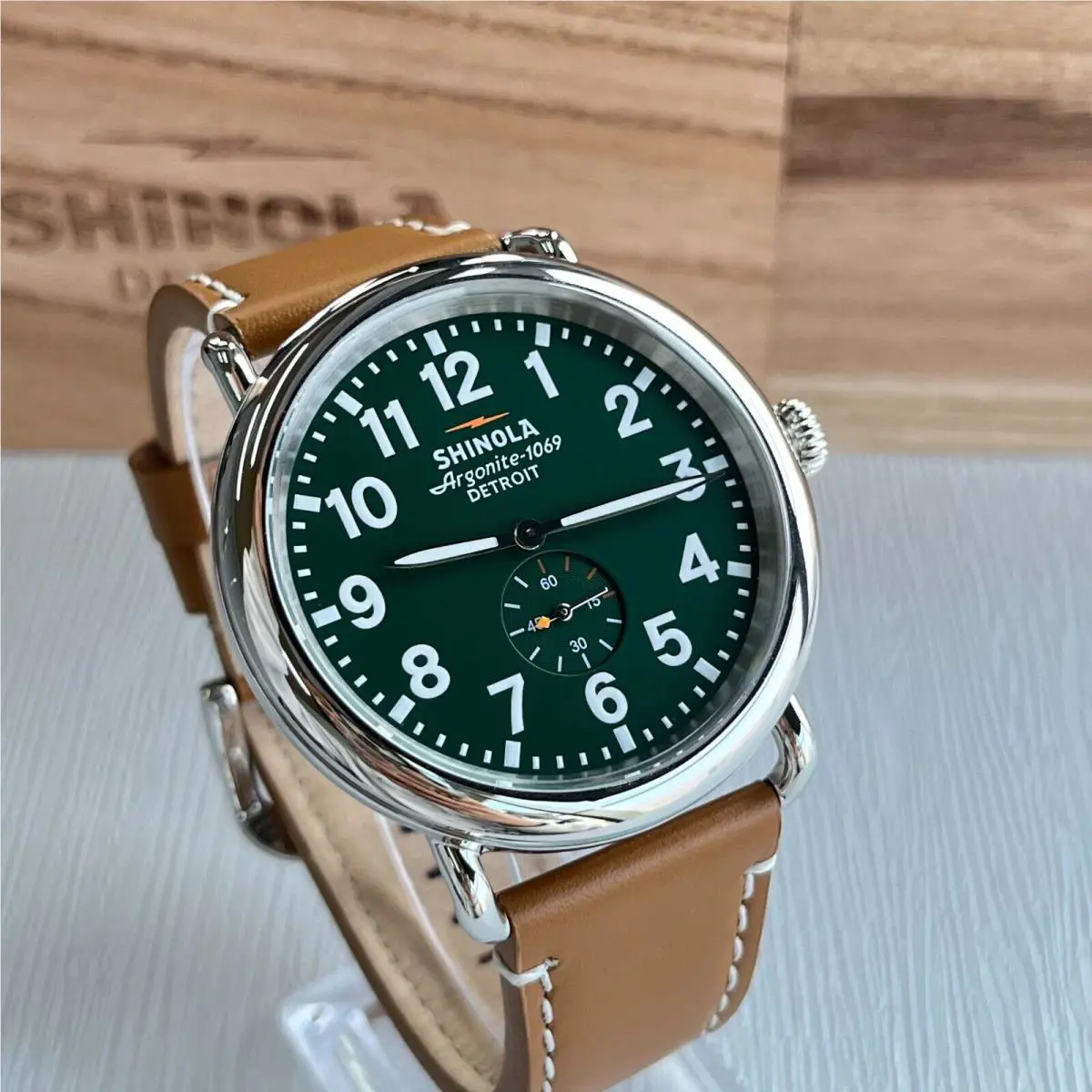 Shinola The Runwell 47mm Green Dial Leather Strap Argonite 1069 Men`s Watch