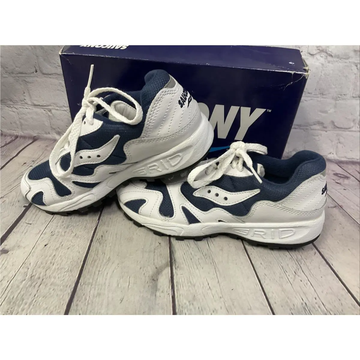 Saucony shoes - White 2